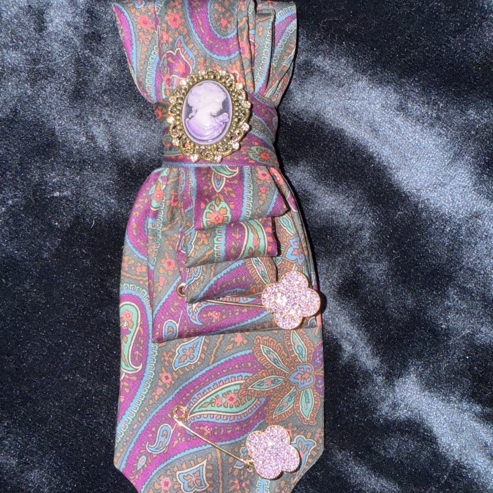 Purple Paisley Cameo Tie Clip and Lapel Pin Set